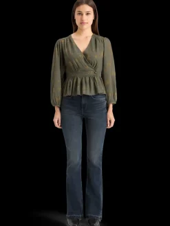 THE CHARM FLARED JEANS WITH EMBROIDERY DETAILS - ROAD  TRIP-Scotch & Soda Sale